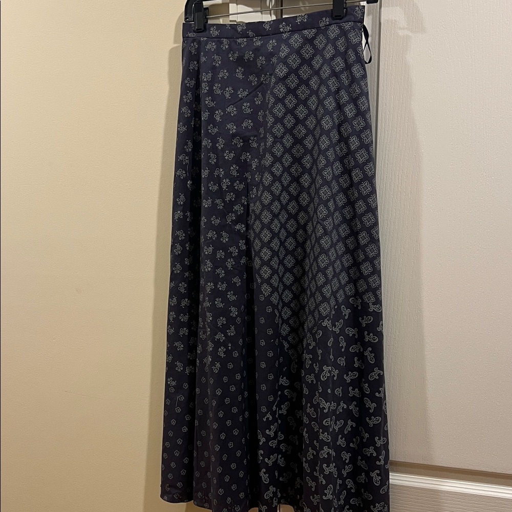Coldwater Creek Navy and Gray Patterned A-Line Skirt